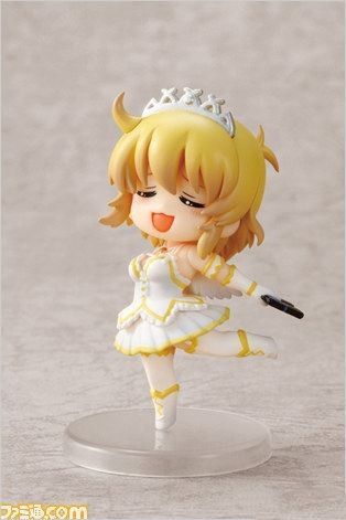 《閃亂神樂：少女們的選擇》限定版附送粘土人實物預覽圖