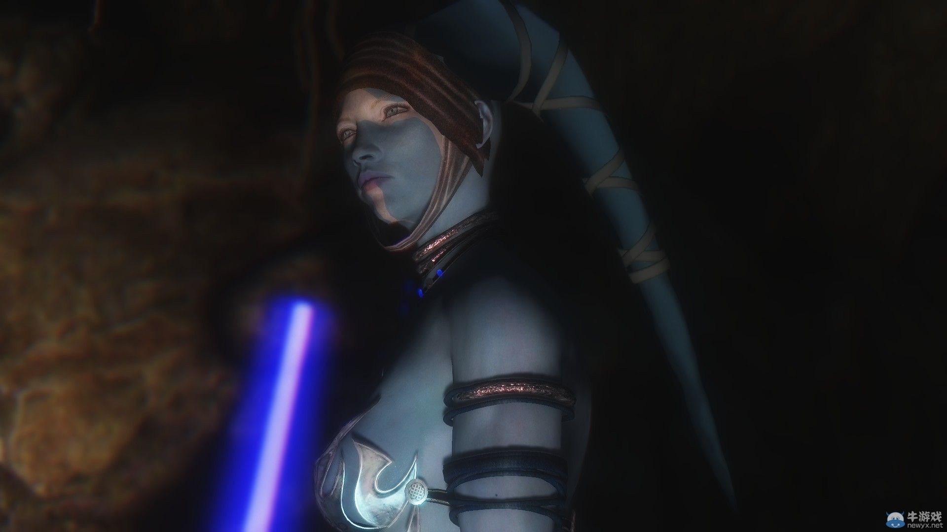 《上古卷軸5：天際》新MOD圖：美眉手執(zhí)光劍很性感