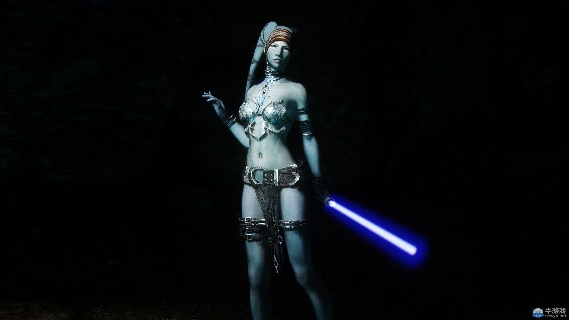《上古卷軸5：天際》新MOD圖：美眉手執(zhí)光劍很性感