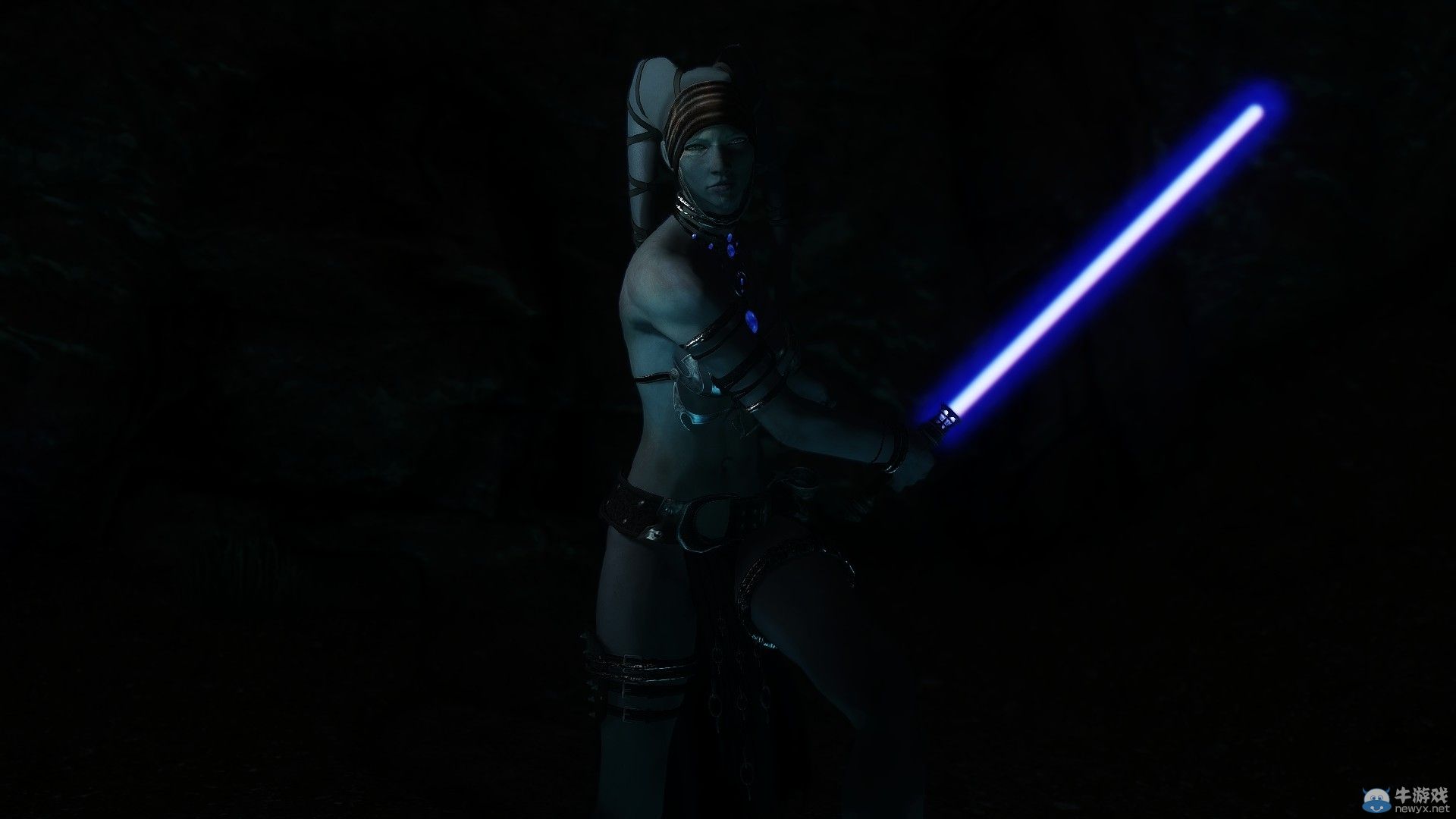 《上古卷軸5：天際》新MOD圖：美眉手執(zhí)光劍很性感