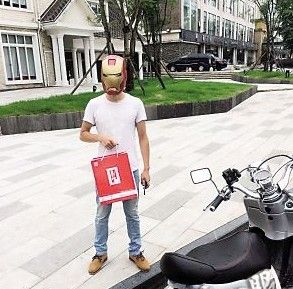 唐僧師徒變身快遞哥萌翻網友 盤點雙11奇葩送貨員們