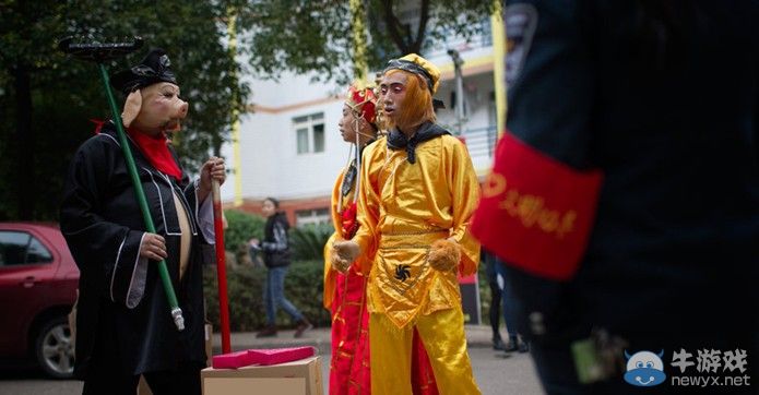 唐僧師徒變身快遞哥萌翻網友 盤點雙11奇葩送貨員們
