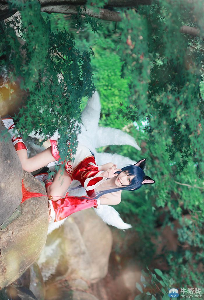 叢林深處驚現(xiàn)野生阿貍COS秀:此女必成大器!