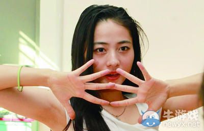 別人的老師為啥這么美!學校班主任太美學生要求旁聽