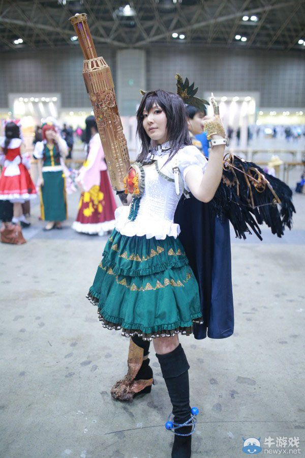 帶你欣賞博麗神社例大祭現(xiàn)場!海量cosplay與周邊