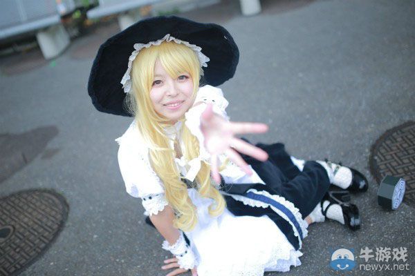 帶你欣賞博麗神社例大祭現(xiàn)場!海量cosplay與周邊