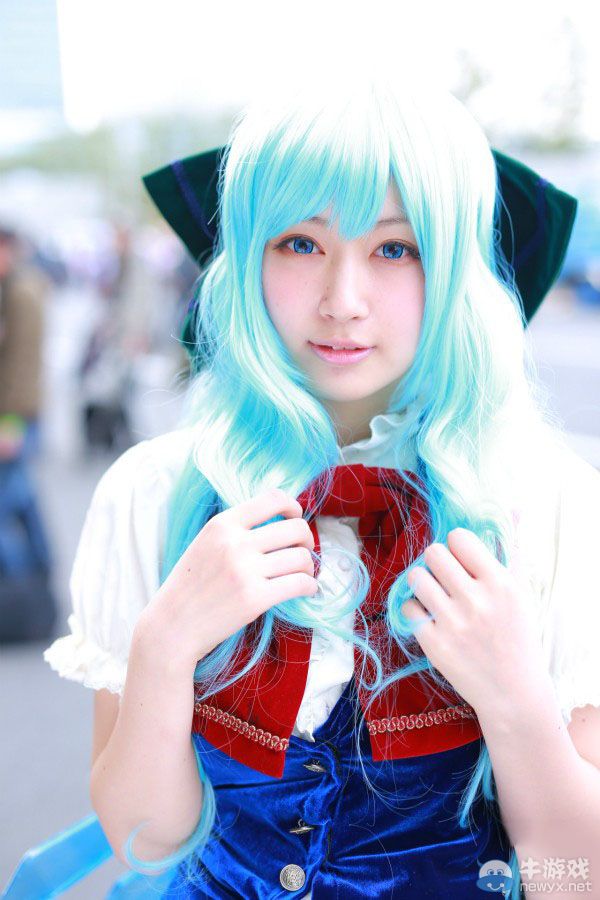 帶你欣賞博麗神社例大祭現(xiàn)場!海量cosplay與周邊