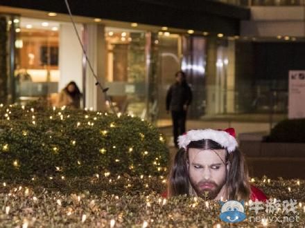 一旦接受了這種設(shè)定意外很萌!大胡子美女圣誕套圖