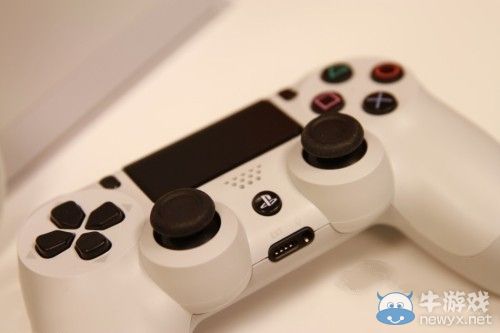 國行PS4開箱圖賞，中國龍圖案霸氣外露！