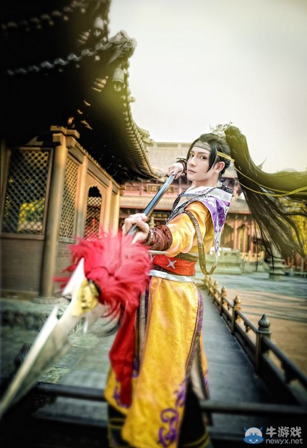 姐的狂野你駕馭不住!妹紙敢穿敢露最養眼給力COS