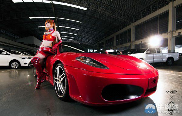 姐的狂野你駕馭不住!妹紙敢穿敢露最養眼給力COS