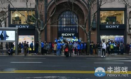 PS4國行首發(fā)現(xiàn)場：玩家熱情似火直呼索尼大法好