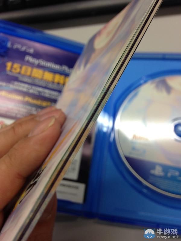 《閃亂神樂：少女們的選擇》雙版本雙白金：說明書絕非紙片