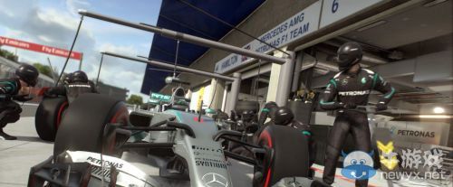 《F1 2015》正式公布：提供新賽車模型