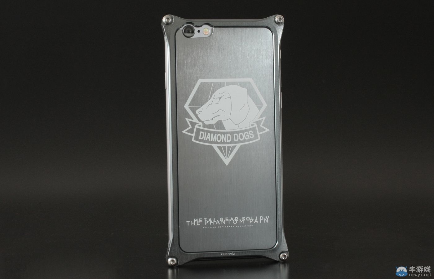 《合金裝備5：幻痛》帥氣金屬手機(jī)殼對(duì)應(yīng)iPhone6及6Plus