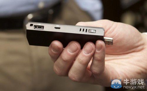 全球最小的主機：Compute Stick 比充電器還小