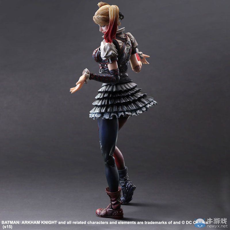 《蝙蝠俠：阿甘騎士》小丑女爆乳手辦：驚悚與性感同在