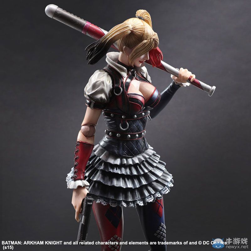 《蝙蝠俠：阿甘騎士》小丑女爆乳手辦：驚悚與性感同在