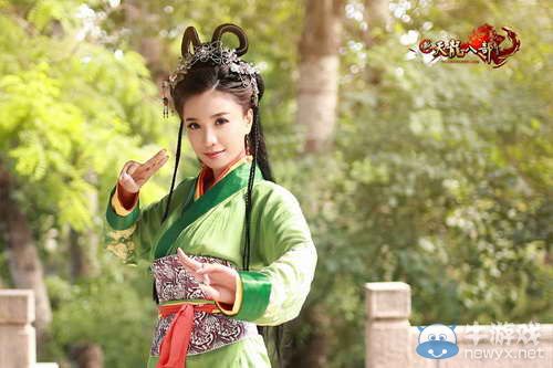 女神也有呆萌時新天龍女神代言人拍攝花絮曝光