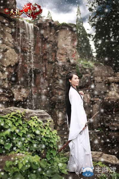 女神也有呆萌時新天龍女神代言人拍攝花絮曝光