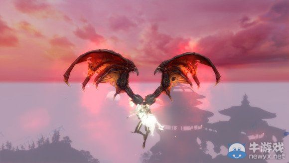 《天諭》新龍翼蔽日翅膀飛升后的外觀展示：火焰環繞