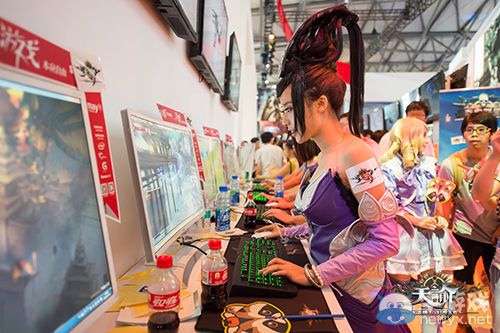 《天諭》姐妹花引CJ現(xiàn)場圍觀熱潮