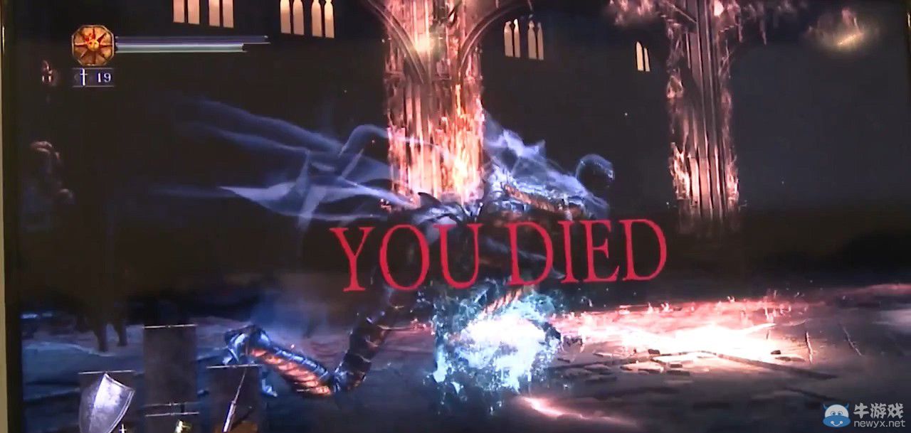 《黑暗之魂3》BOSS戰(zhàn)演示：死上100次那都不叫事