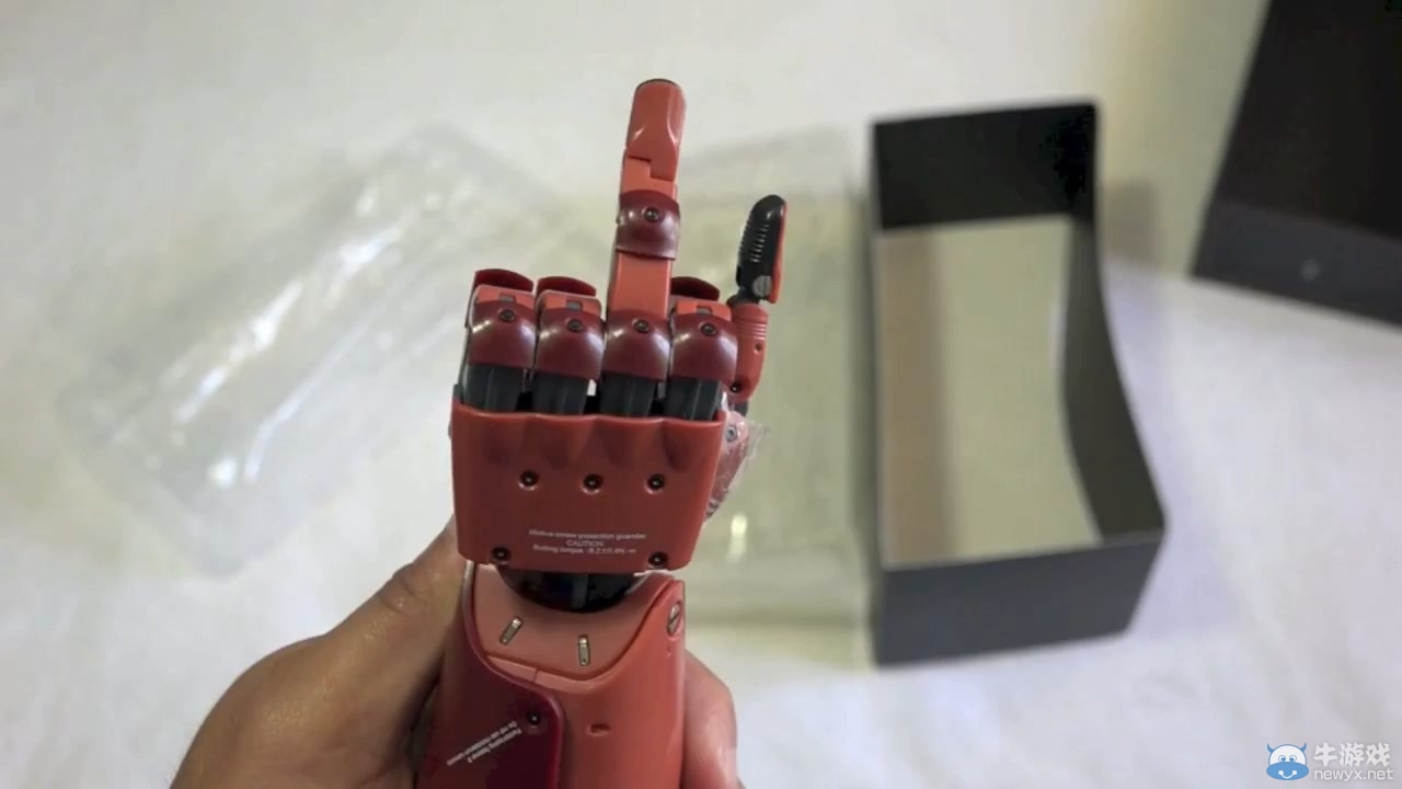 《合金裝備5：幻痛》豪華版開箱：機械手臂霸氣無比