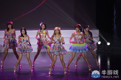 《上古世紀》8日開不限號 SNH48代言發布會演繹主題曲