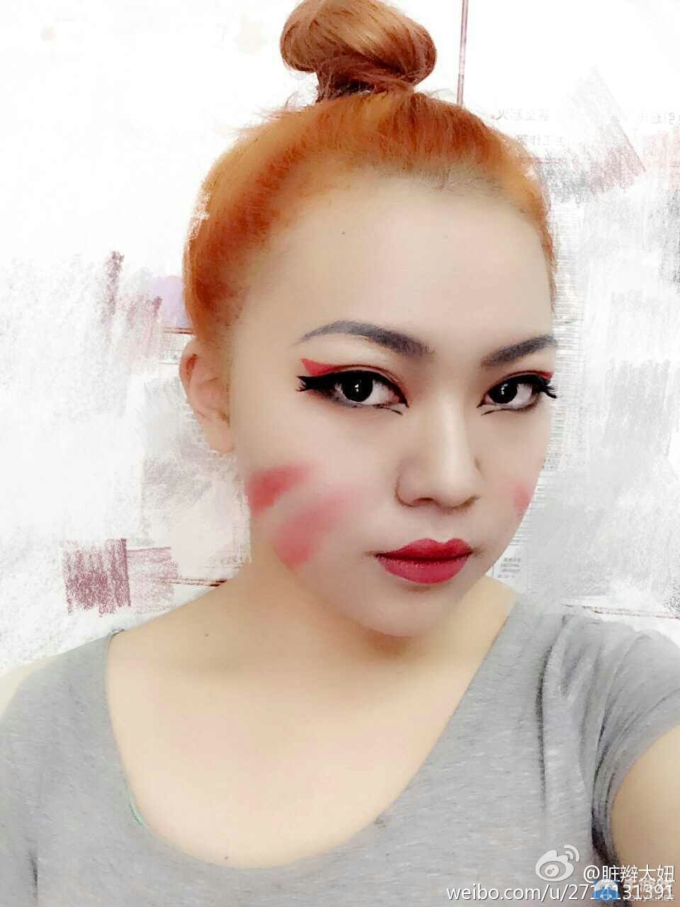 彩妝達人臟辮大妞 三次元再現(xiàn)游戲妝容