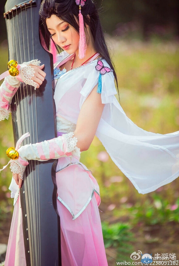 秋高氣爽適宜吐片 天涯明月刀深秋天香COS賞