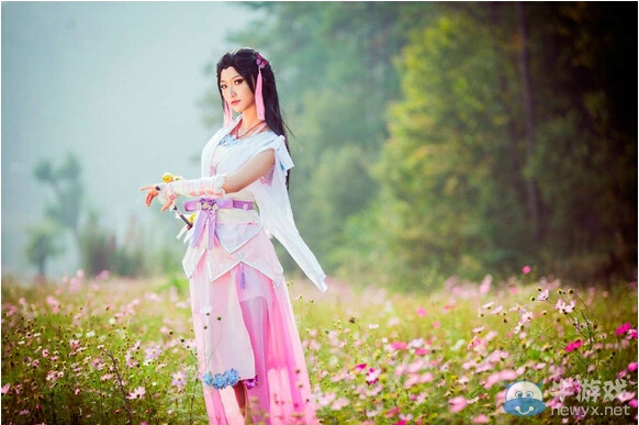 秋高氣爽適宜吐片 天涯明月刀深秋天香COS賞