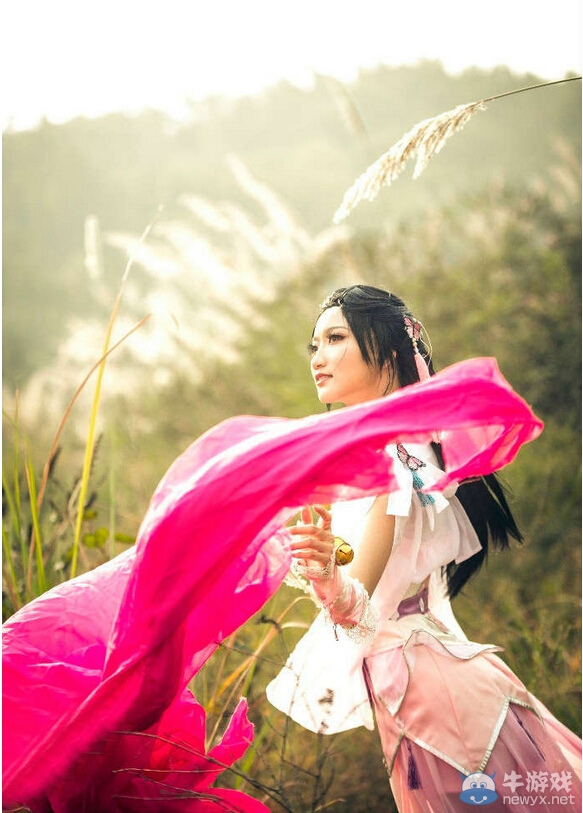 秋高氣爽適宜吐片 天涯明月刀深秋天香COS賞