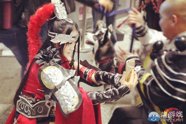 劍網(wǎng)3俠客行現(xiàn)場 天策大軍現(xiàn)身上海市中心