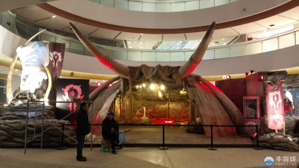 《魔獸電影》主題展成都站 電影道具搶先看