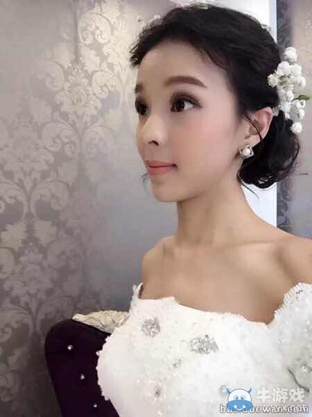 《爐石傳說》板娘會長婚紗照