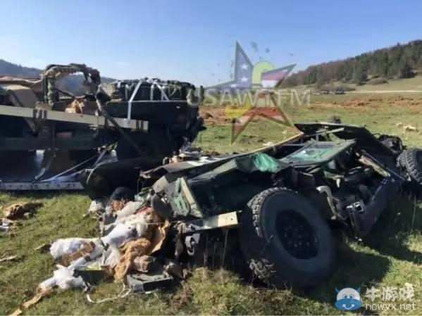 美軍空降旅空投失敗 三輛悍馬摔成廢鐵