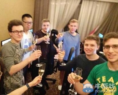 Miracle成DOTA2天梯首位9000分玩家！