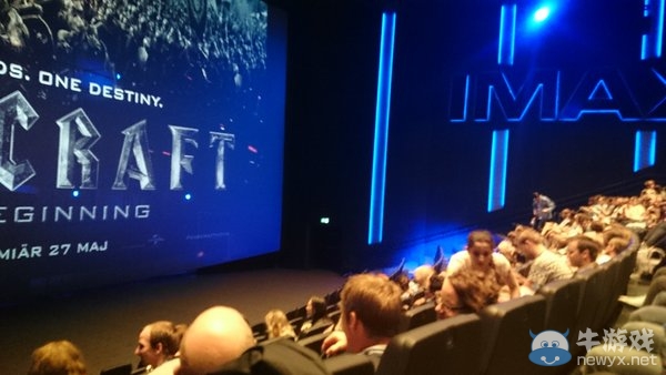 觀眾群情沸騰！魔獸電影法國首映現場圖