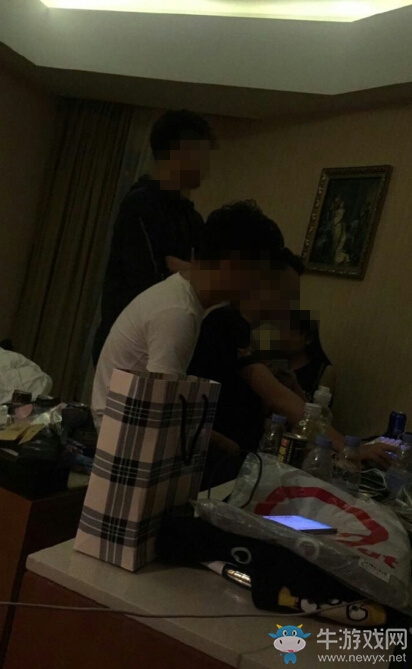 網(wǎng)曝小學(xué)生酒店開房打游戲 如今的小盆友真土豪
