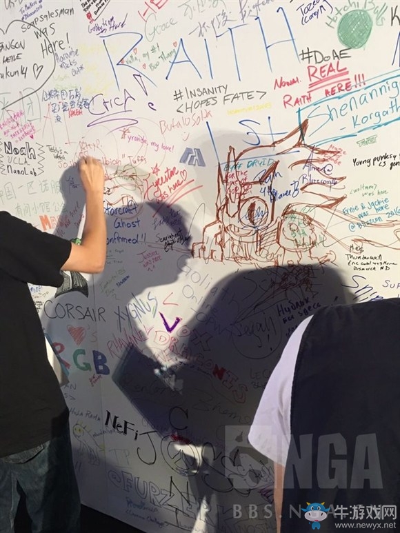 《魔獸世界》2016暴雪嘉年華現場涂鴉墻：NGA是個女子論壇！