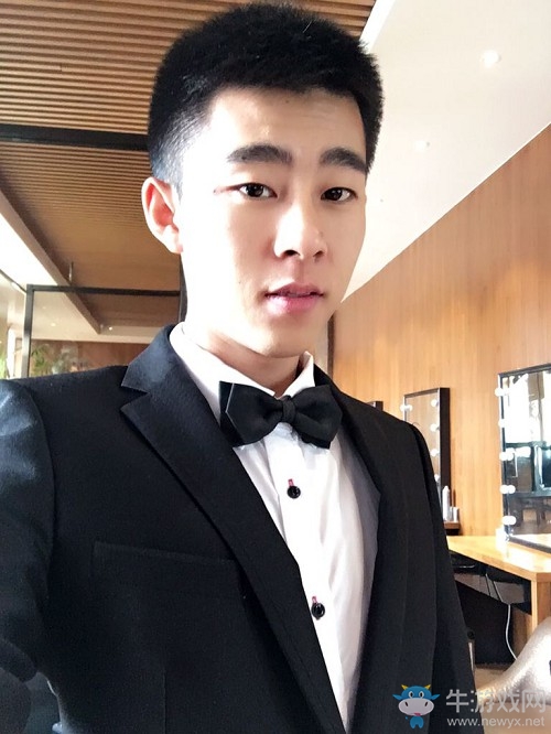 虎牙直播CF年度戰冠軍主播瀟逸 排位60連勝你敢信？