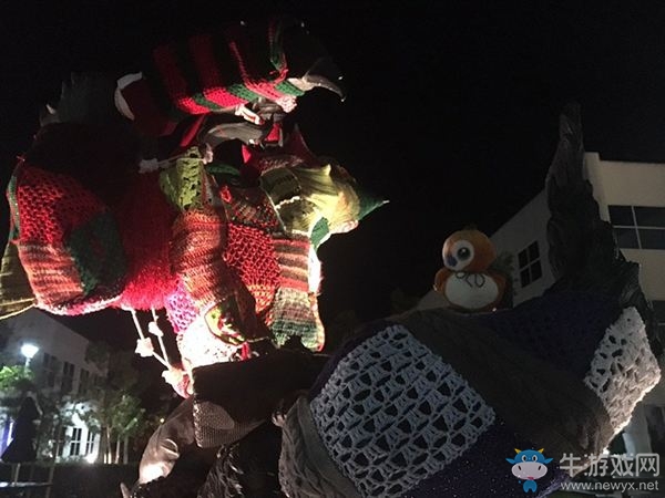 《魔獸世界》圣誕節暴雪員工惡搞狼騎雕像