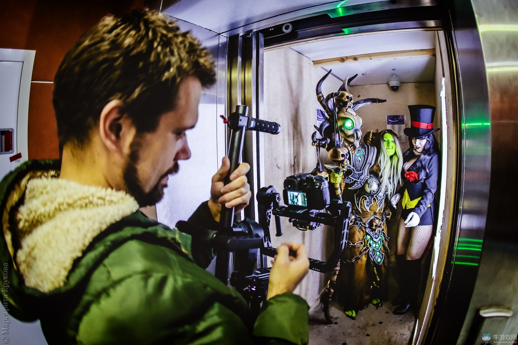 真的嚇哭寶寶了！俄羅斯美女性轉(zhuǎn)COS《魔獸世界》古爾丹