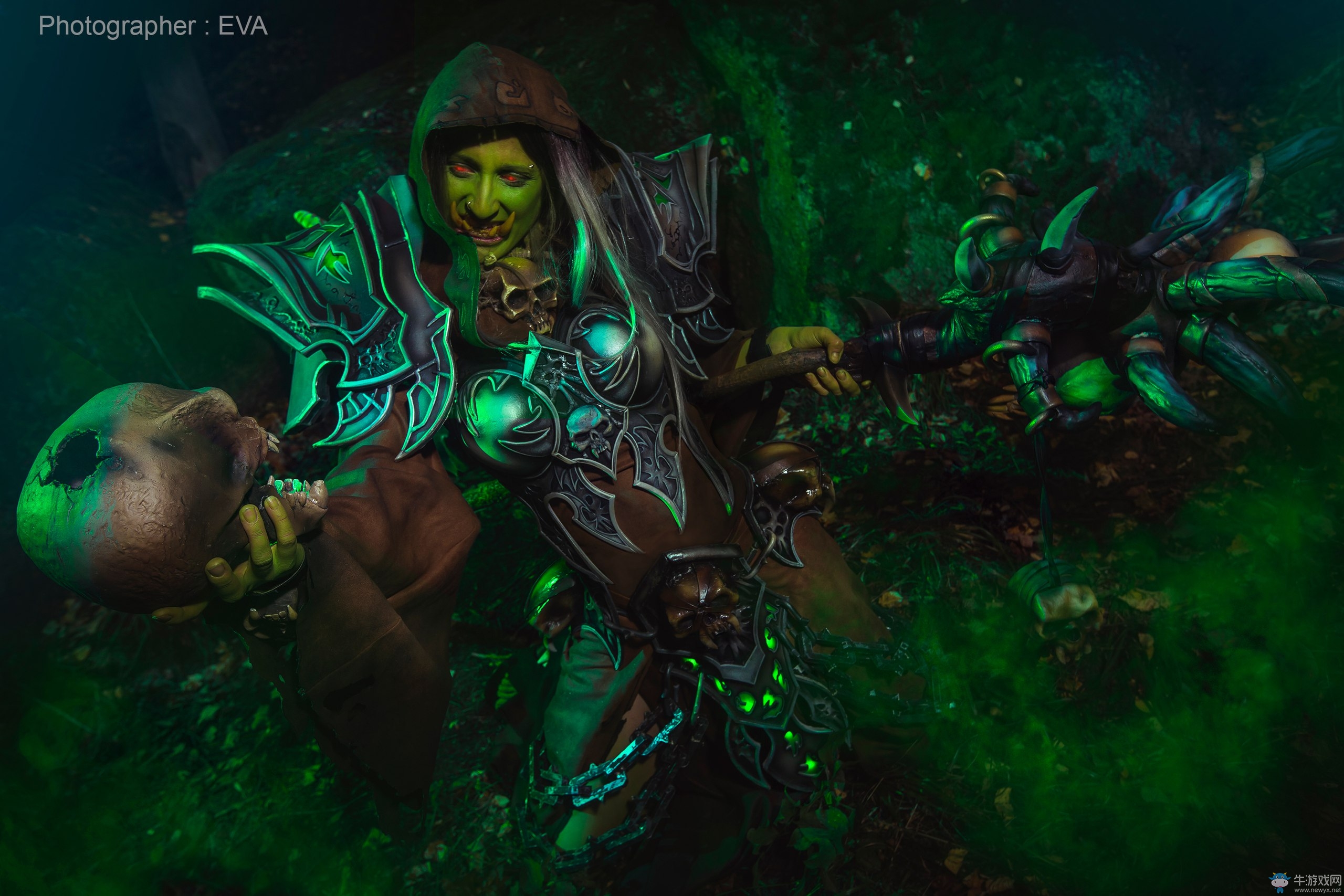 真的嚇哭寶寶了！俄羅斯美女性轉(zhuǎn)COS《魔獸世界》古爾丹