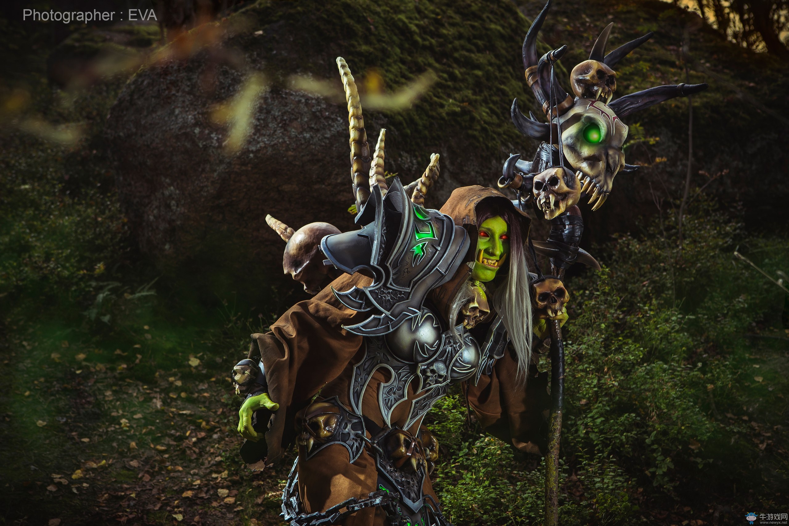 真的嚇哭寶寶了！俄羅斯美女性轉(zhuǎn)COS《魔獸世界》古爾丹