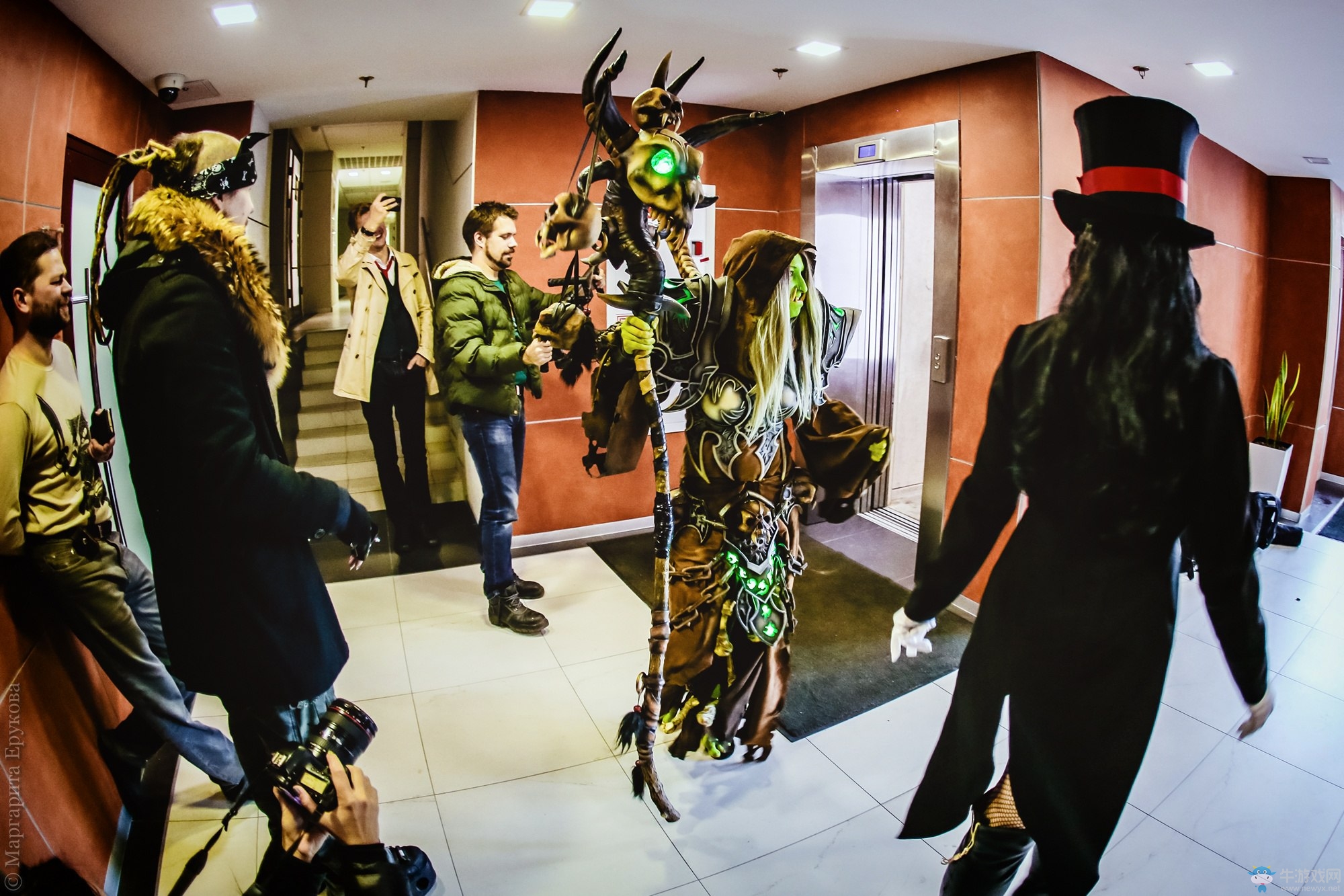 真的嚇哭寶寶了！俄羅斯美女性轉(zhuǎn)COS《魔獸世界》古爾丹