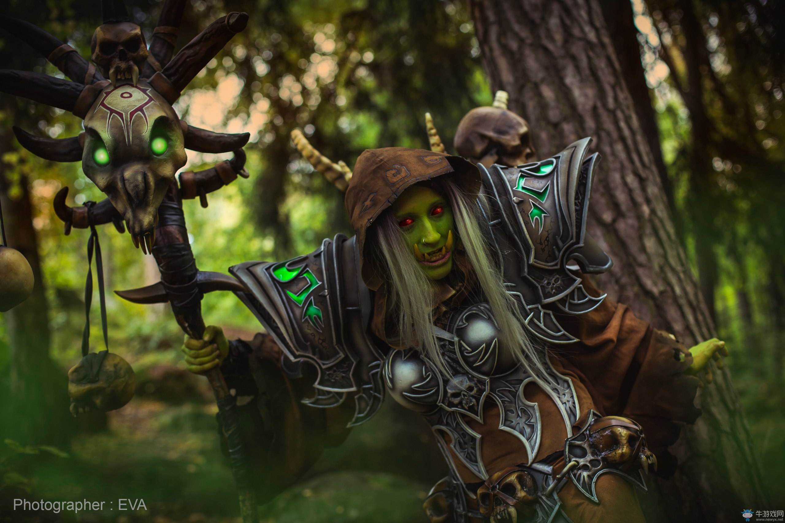 真的嚇哭寶寶了！俄羅斯美女性轉(zhuǎn)COS《魔獸世界》古爾丹