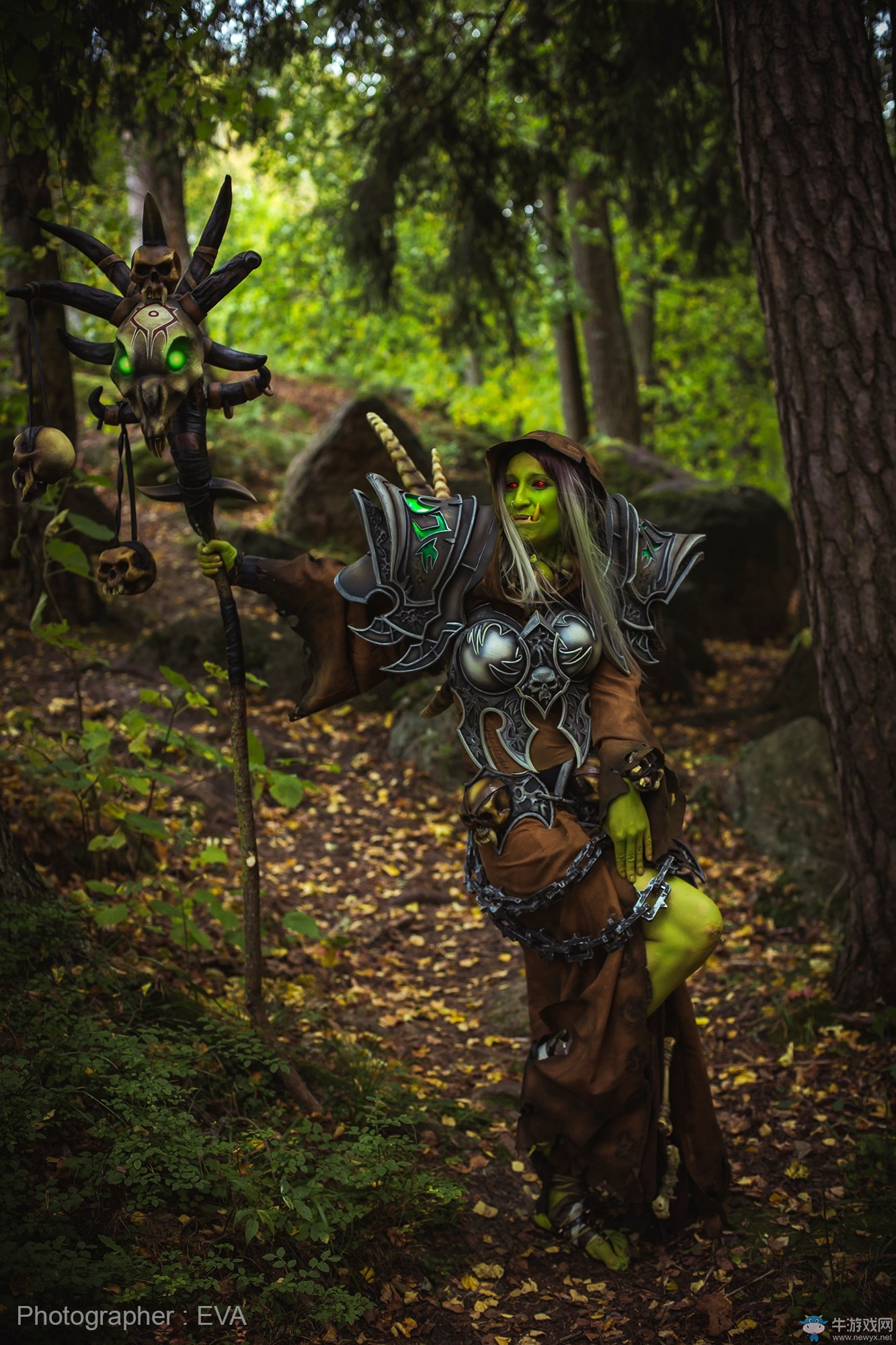 真的嚇哭寶寶了！俄羅斯美女性轉(zhuǎn)COS《魔獸世界》古爾丹