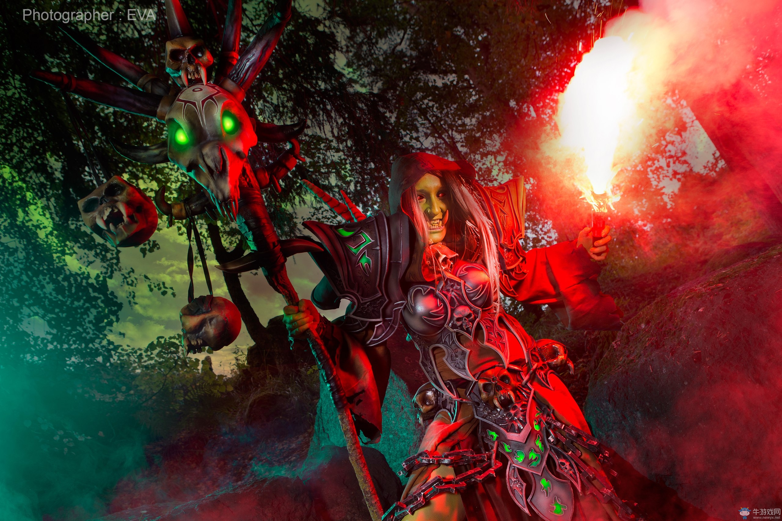 真的嚇哭寶寶了！俄羅斯美女性轉(zhuǎn)COS《魔獸世界》古爾丹